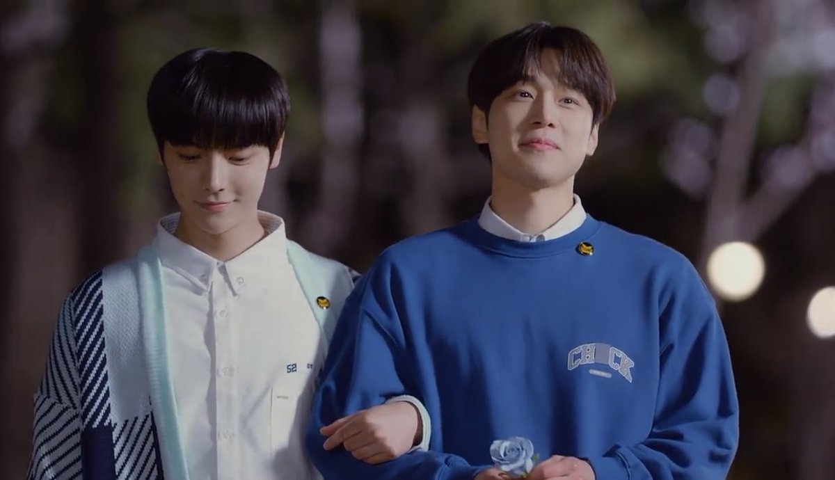 saebitboys's tweet photo. Light On Me premiered 2 years ago today. the drama remains the longest korean bl by runtime. https://t.co/ptDCOEa81V