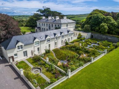 LyricLorcan's tweet photo. In holiday mode? Fancy a Fantastic 2 night stay with dinner and bubbly on arrival at The luxurious 5 star Georgian Manor @lissardestate in beautiful west cork?… listen in for your chance to win all this week on #ClassicDrive… 4-7 @rtelyricfm. https://t.co/TbBH8TPy3p