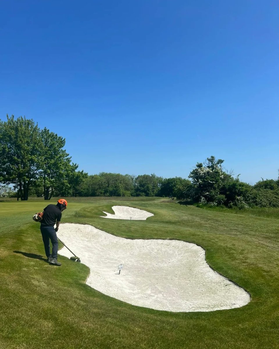 Bath Golf Club are looking for an Assistant Greenkeeper to join our team. Apprentice position available also. 
Fantastic opportunity to work with a passionate, enthusiastic team within a supportive club. 
DM us for further info or follow the link. 

buff.ly/3JAbhUg
