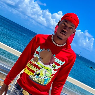 bionicknight23's tweet photo. Been ages since i used twitter bur meh #NewProfilePic #Caribbean #islandlife #black https://t.co/pXvv583JIq