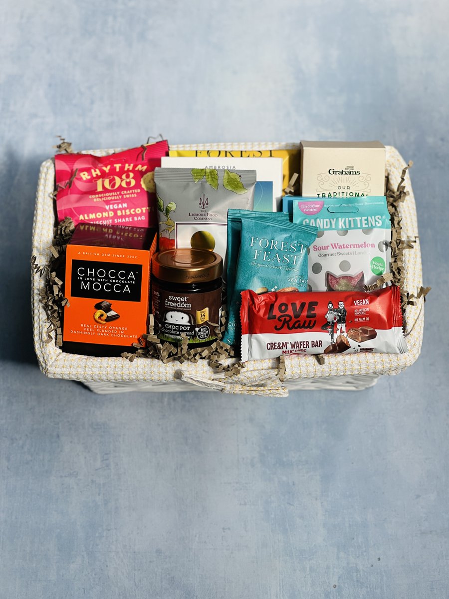 BasketsGalore's tweet photo. Today's Gift Basket Of The Day is the "Get Well Ethical Hamper" 🍇

https://t.co/ovw5G3LmT4

Follow &amp; RT to enter #prize draw to #win a Gift Basket. More info via our blog. 

#dailydispatch #gifts #competition #getwellgifts #getwellsoon https://t.co/M5BZlq5Xff