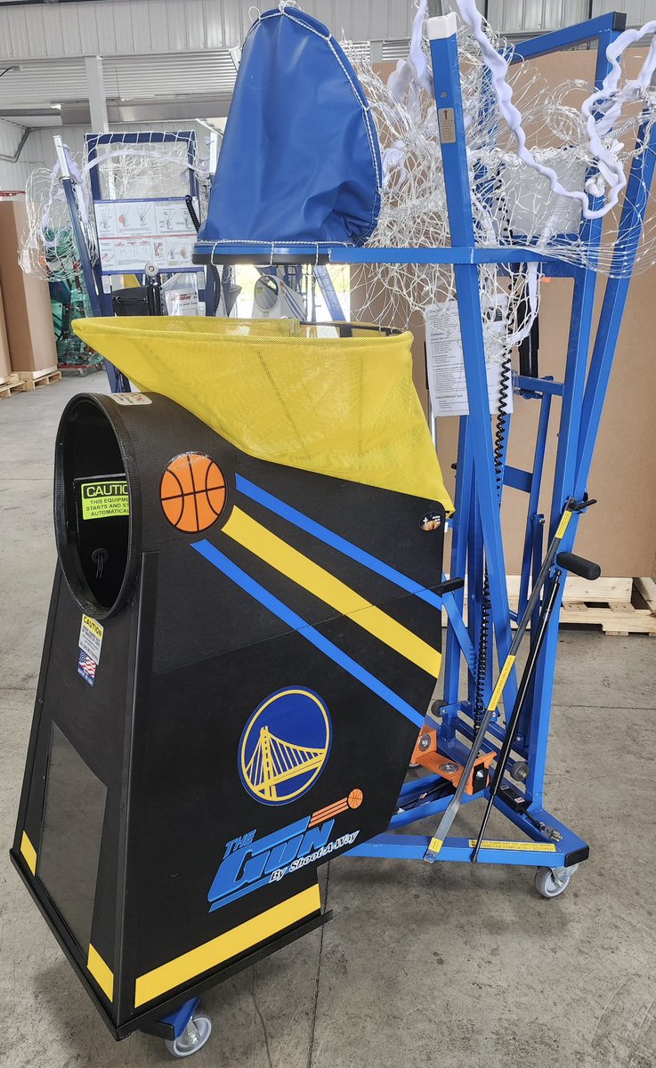 shootaway's tweet image. The Golden State Warriors just upgraded to the new 12K Gun🔥🏀 We are proud to continue to provide every NBA team with the best basketball shooting machines available on the market! 🙌 #goldenstatewarriors #nba #shootingmachine #basketballtraining #basketball @warriors