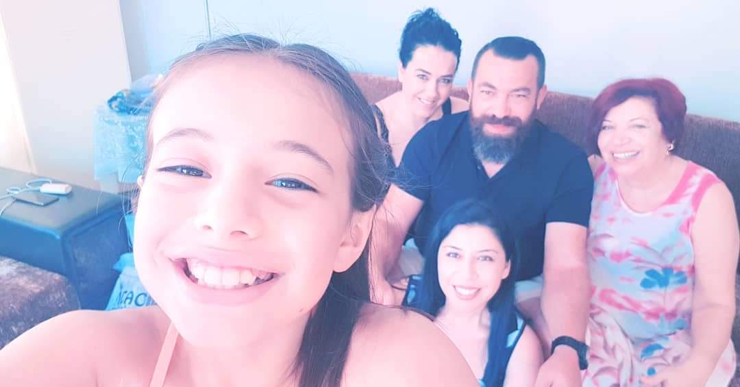 Bir zamanlar mutlu bayramlarımız vardı bizim... Kendi halimizde sessiz sakin... Selin'im annem sensiz hiç bir şeyin anlamı yok, çok özledim bebeğim...🤍🤍🤍
#isiasortakdavamız