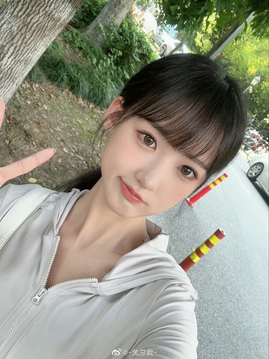 Number_TheStars's tweet photo. #bilibili #舞见 兔总裁 这个瑜伽裤真跟没穿似的 https://t.co/KT6FRe3uSt