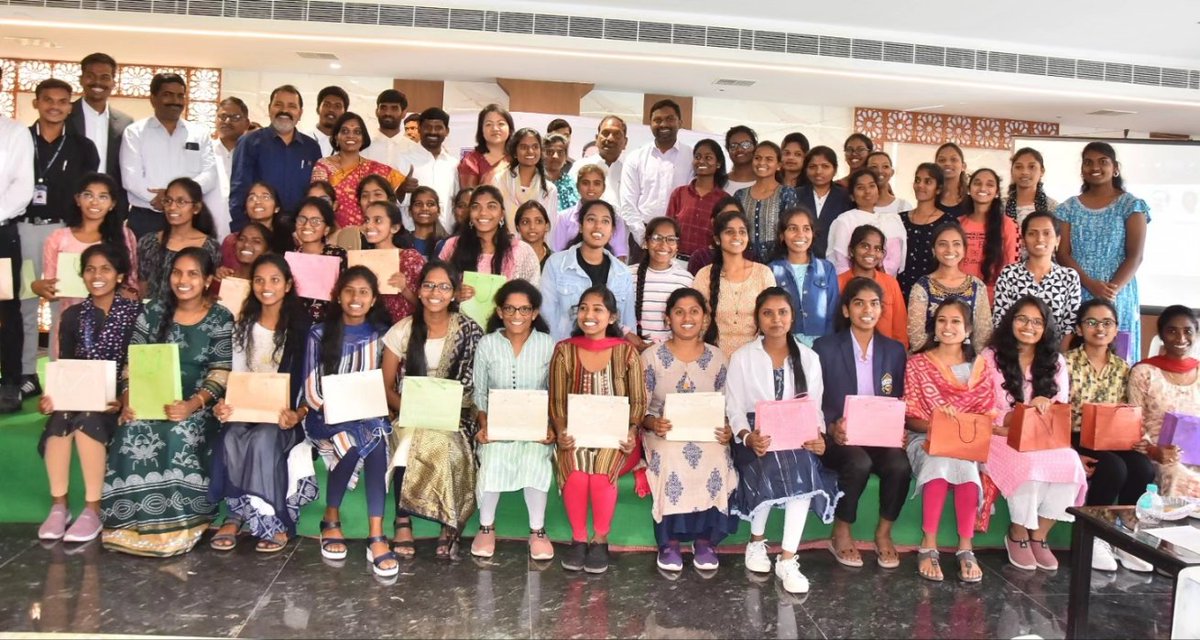 TGSWREIS's tweet photo. We are super excited to share the amazing success of 𝐓𝐒/𝐓𝐓𝐖𝐑𝐄𝐈𝐒 Degree College students! They've clinched admissions to premier institutions in India like IIM, IIT, IISc, NIT, TISS, APU, HCU, and more, making us bursting with pride!

And to honor this extraordinary achievement, the TS/TTWREIS leadership hosted a 'Success Meet' that was joined by corporate leaders, Secretary TS/TTWREIS, Tribal Welfare Secretary Dr.Christina madam and the Hon'ble Minister for SCDD, Koppula Eshwar garu graced the event and addressed the students on the efforts of the Government of Telangana to offer quality education through residential colleges.

We want to give a special shoutout to our incredible NGO partner, @SMRA_Trust for generously supporting our students by covering the complete attendance costs for those admitted to IIMs, IITs, and NITs. We also thank the team of Team UWH for their consistent support for TS/TTWREIS. Their contribution is truly commendable!

We credit this success to our amazing faculty and staff who have played a pivotal role in shaping their journey and we can't be more proud to have such a committed workforce!