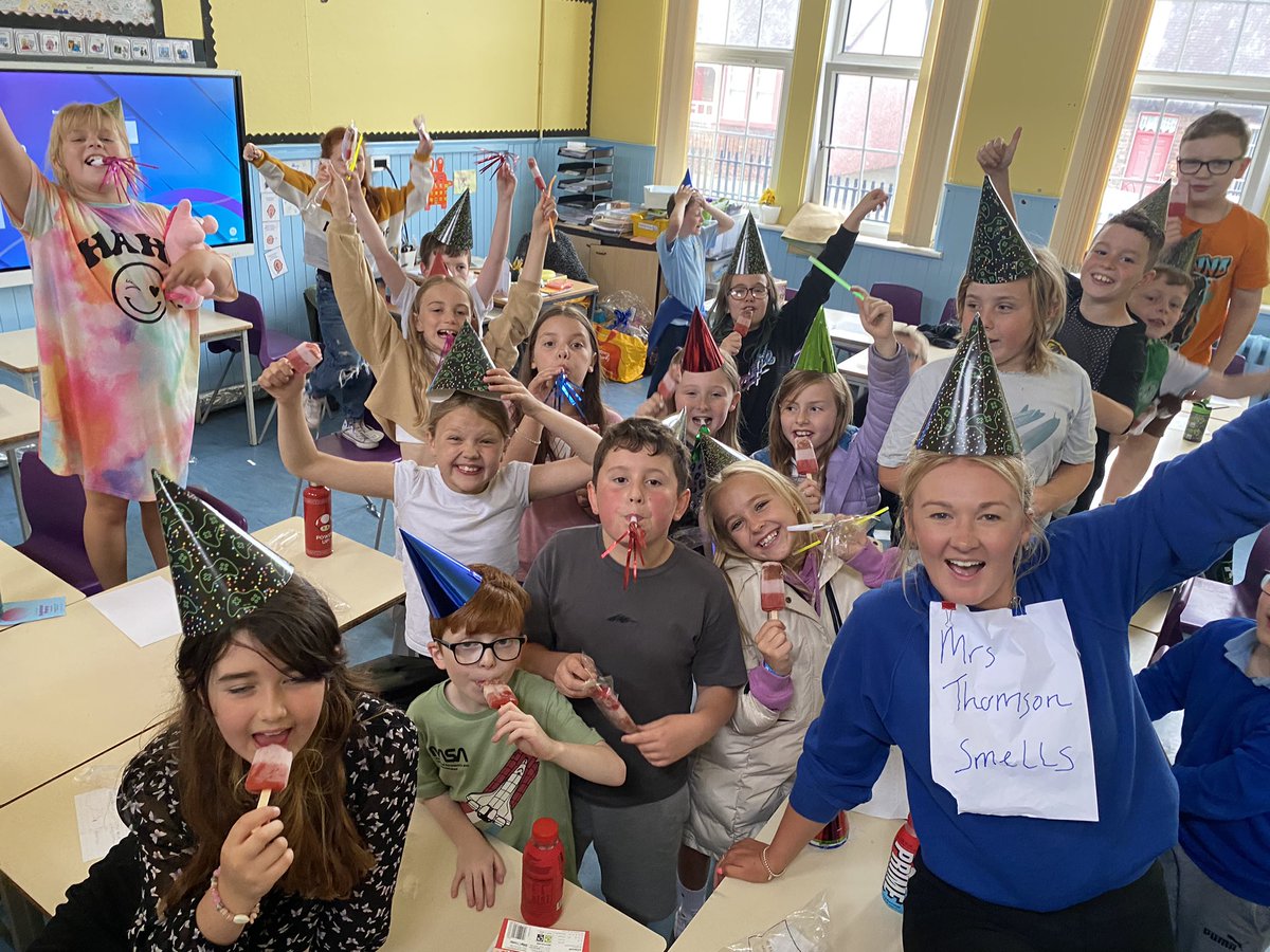 Becca Thomson tweet media