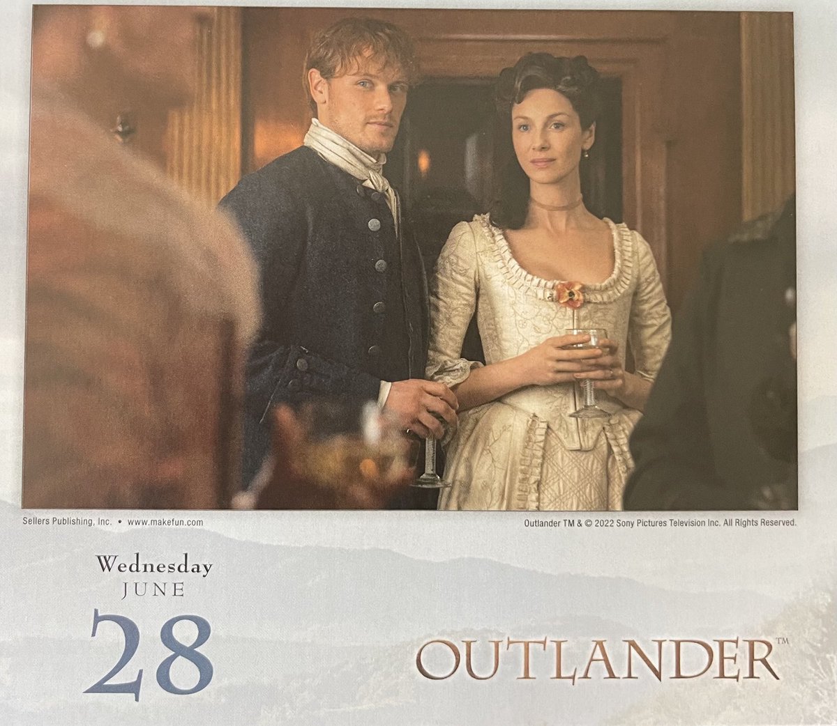 Happy Wednesday ❤️ I love this beautiful throwback to season 4 🥰 #Outlander #JamieandClaire Only 2️⃣ more days until Ep. 3 👏🏻🎉🥂