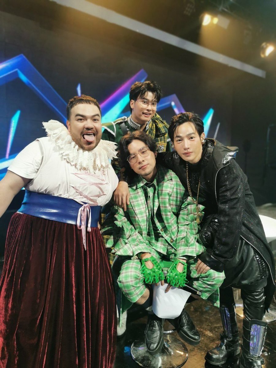 PeckTomFamily's tweet photo. สัมปทานหัวไหล่ ตลอดมาและตลอดไป 
ช่วยด้วยค่ะ จะเพนลมใอืปววหสหสไวมกททปวหวหก
Cr: เลขาคิม 
#เป๊กทอม #MaskSinger12Final https://t.co/an61ZGGpgb