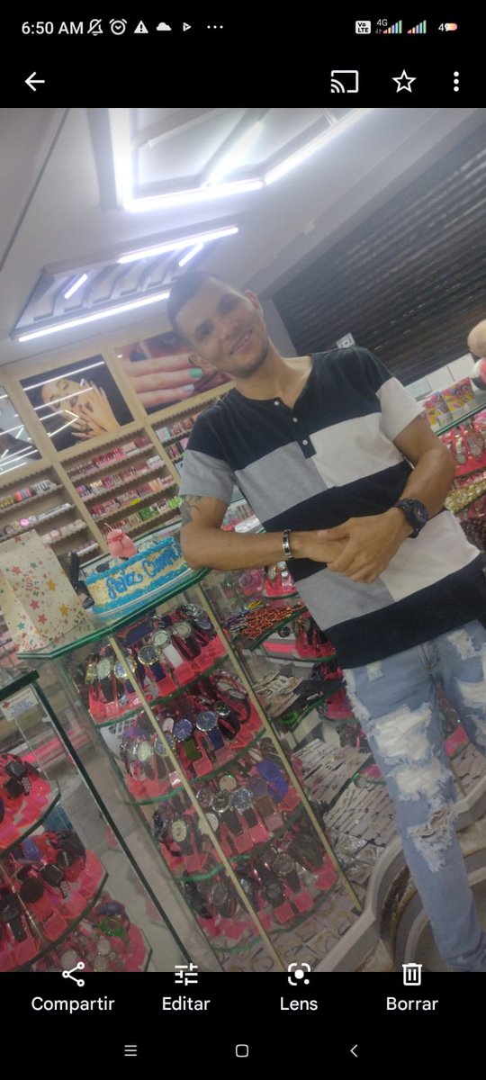 janny_yusei's tweet photo. Este es el responsable de la muerte de #LauryGuzman la joven que fué encontrada en bucaramanga ayer 27 de junio
#sincelejo #Bogotá personas que trabajaron con él nos dicen que era de Sincelejo pero también trabajaba en Bogotá.
Ayúdanos a difundir
#justiciaporlaury https://t.co/29f7kAh6eu
