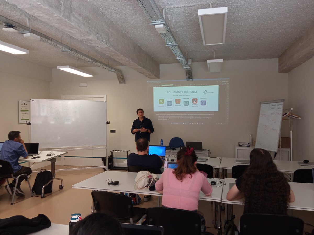 Gestionet's tweet photo. Hoy hemos acercado nuestro trabajo en desarrollo de soluciones digitales innovadoras a un grupo de jóvenes que mejoran su empleabilidad. Gracias a @EDEfundazioa por facilitarnos este voluntariado corporativo. Nos ha encantado la experiencia. 

#enpleguinklusiboa #empleoinclusivo https://t.co/uMmSzFlMX8
