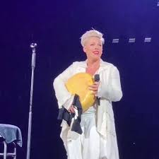 Upperette's tweet photo. @PopCrave This is actually the second time she got a wheel of cheese. Both times they we're gifted to her by the german entertainer and moderator Elton. (Which is probably why he was able to sneak it in). https://t.co/KiV4K86tGu