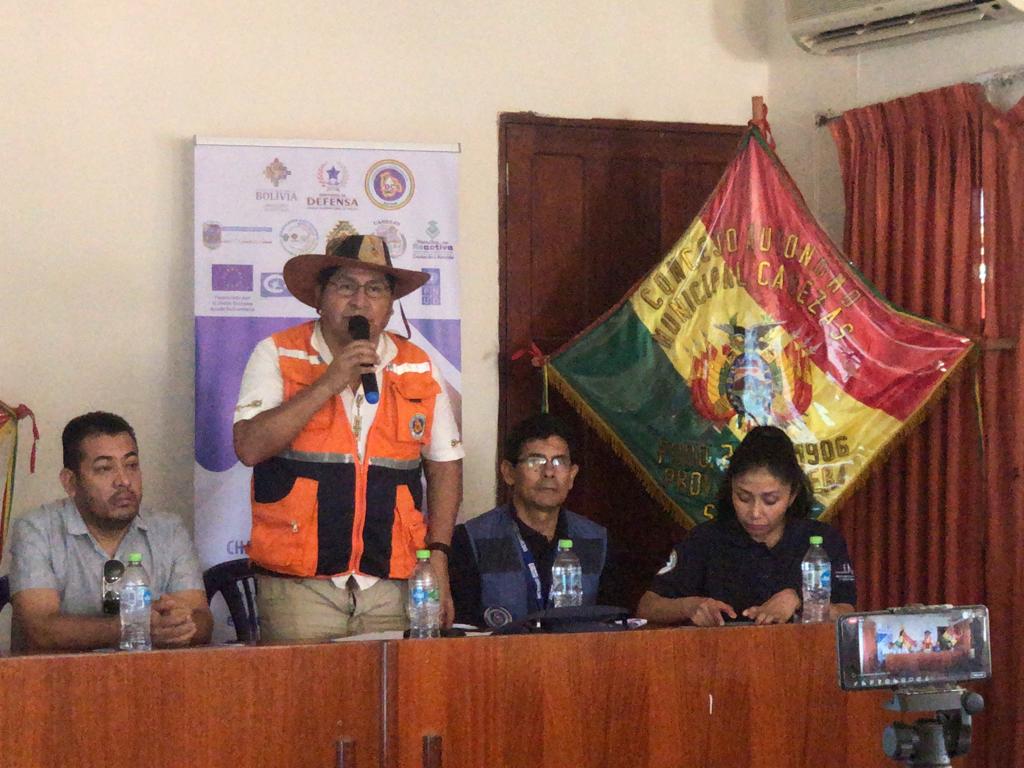 PNUDBolivia's tweet photo. (1/3)

El municipio de #Cabezas, en las puertas del #Chaco cruceño, recibió la visita de la Oficial de Programas de @ECHO_LatAm , Ana María de La Torre y del Viceministro de Defensa Civil, Juan Carlos Calvimontes.

La misión visitará diferentes comunidades indígenas y municipios. https://t.co/iy344IibLm