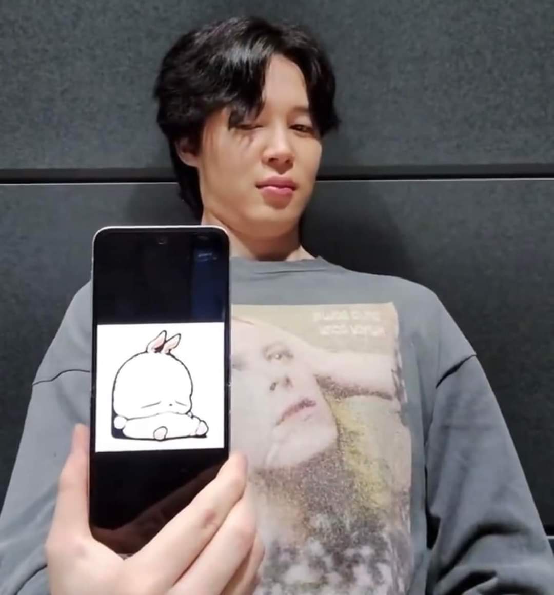 JmLanh's tweet photo. @miinh_ngoc @TaekookLanhlove @TuytLanh4 @Unieee1306 @DiuLinh22358719 @thenreport Trẻ hơn cơ:)))

I vote #JUNGKOOK for Most Handsome Man Alive #NETIZENSREPORT #MHMA2023 #MHMA2023JUNGKOOK  @thenreport https://t.co/Ws52Kksuj0
