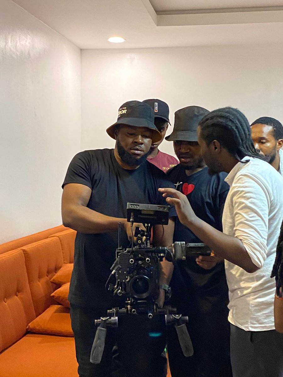 Teamwork makes the dream work 🦾.
Another blockbuster in the making 🎬
.
.
.
.
#1stAC #Filmmaking #FilmTwitter