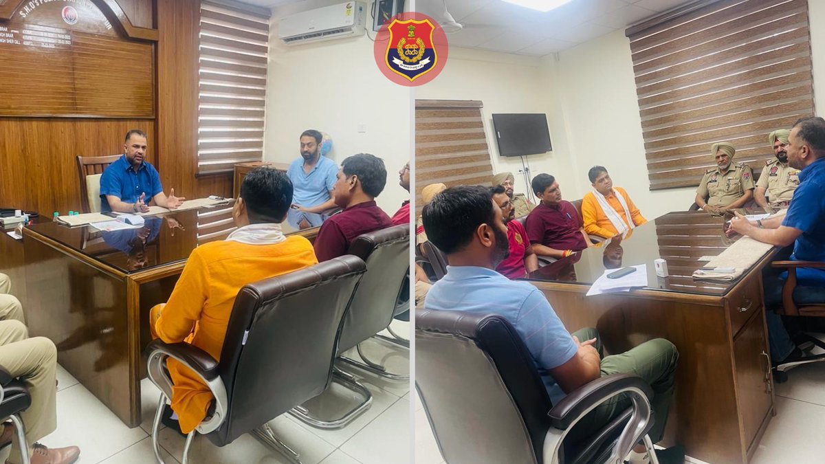 SAS Nagar Police held a meeting with the Hindu religious leaders who were living in their jurisdiction.  The guidelines given by the police regarding their safety were shared with them and their safety was ensured.

#securityreviewmeeting