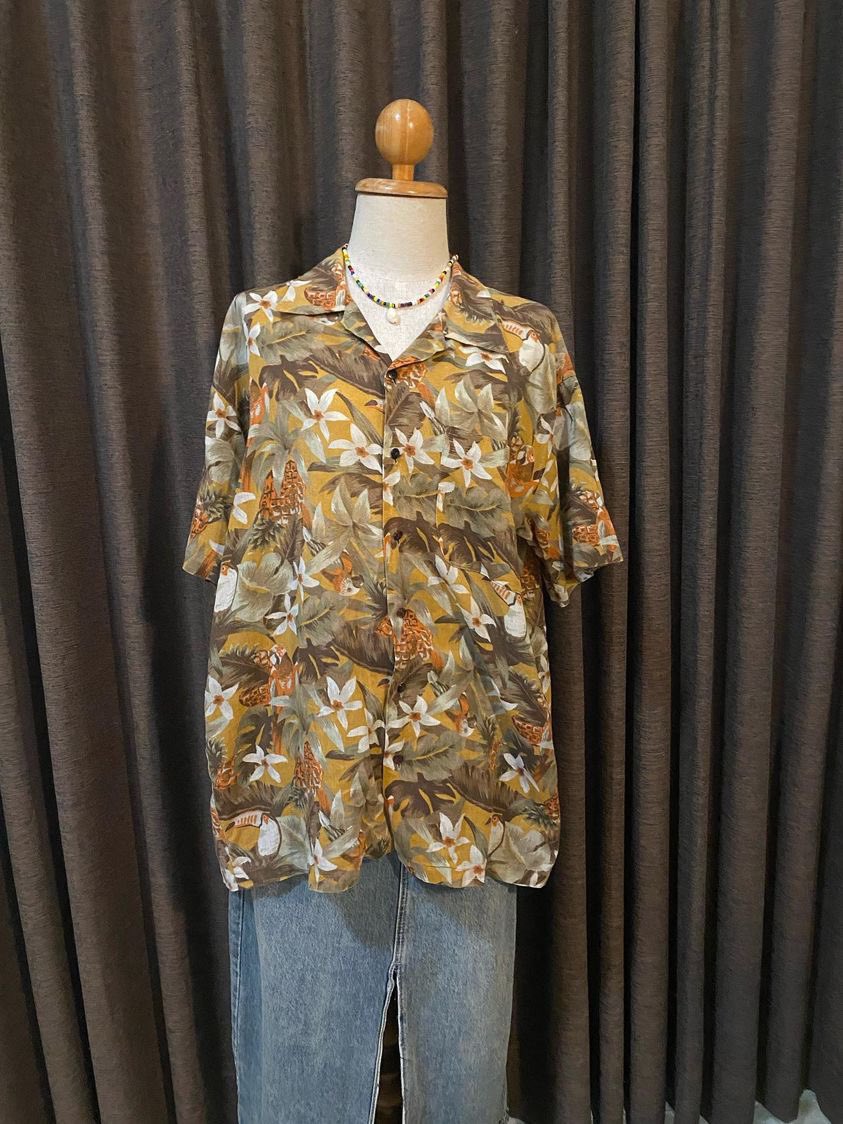 Chonlathiii's tweet photo. เสี้อ ฮาวายลายดอกราคา 100บาท ไซส์M #ส่งต่อเสื้อผ้ามือสอง #ส่งต่อเสื้อผ้า #เสื้อผ้ามือสองสภาพดี #เสื้อผ้ามือสอง #เสื���อผ้ามือสองราคาถูก #ส่งต่อเสื้อผ้ามือ2 #ส่งต่อเสื้อผ้าราคาถูก #ส่งต่อstylistshop https://t.co/p4qfiMyQXr