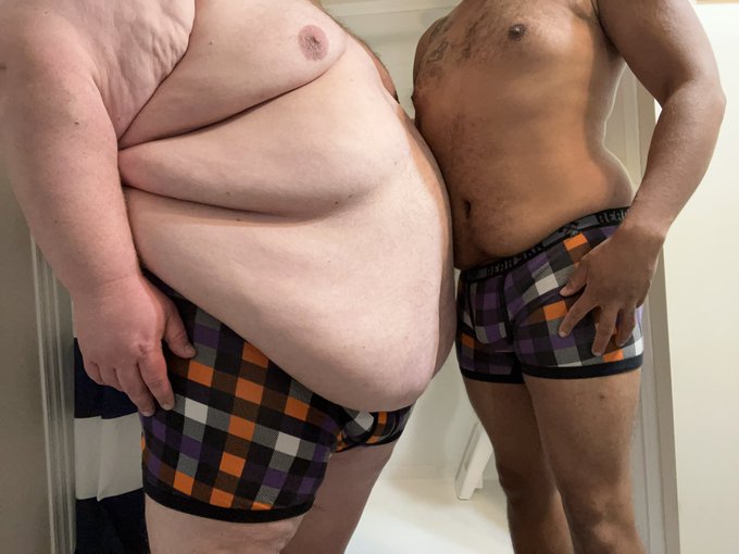 When you take your clothes off and realized you both are wearing the exact same @BearSkn underwear 😂<a href="/tag/tummytuesday"class="tags"><span>#tummytuesday</span></a>