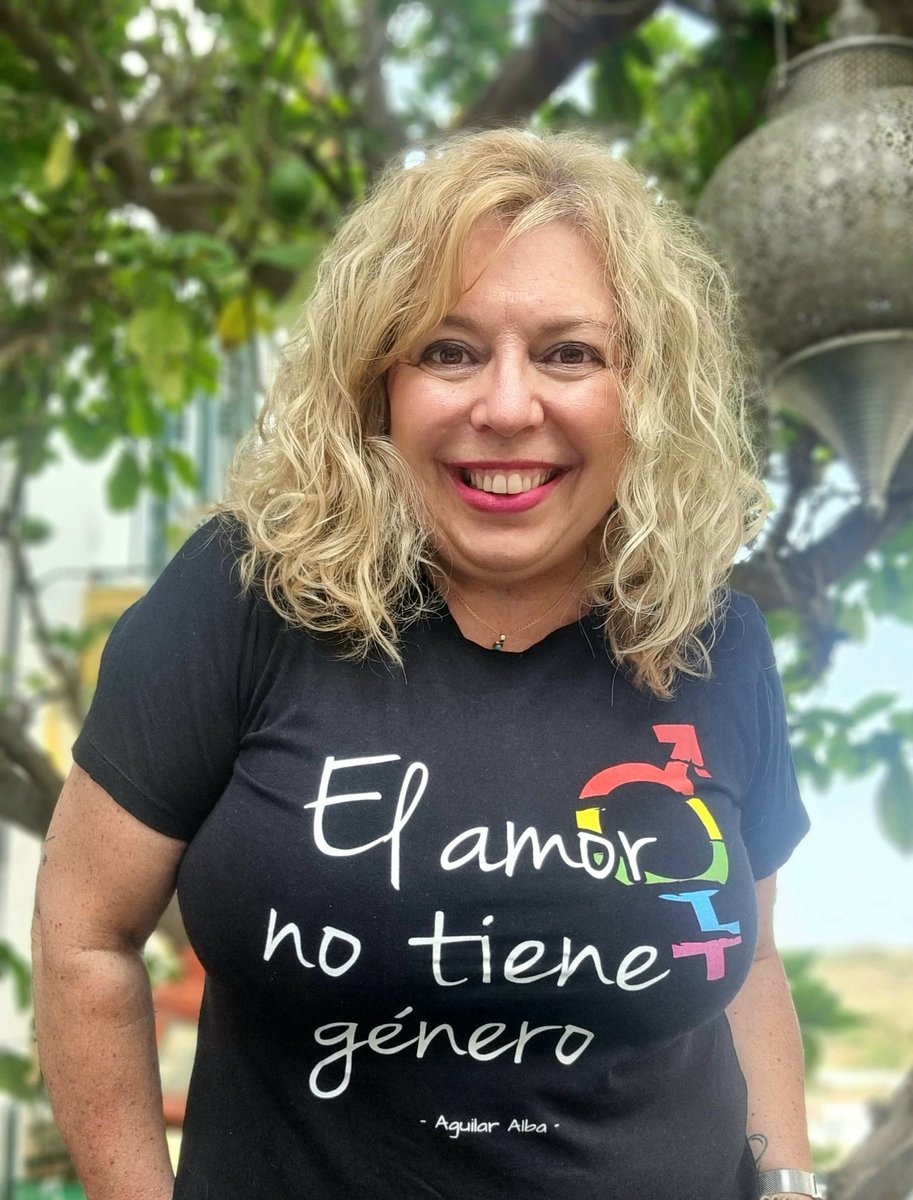 Cristi_perez's tweet photo. El amor siempre es amor, y cada uno que ame a quien quiera #DiadelOrgullo #loveislove ❤️🩷🧡💛💚💙🩵💜 https://t.co/QscQGk6XVt