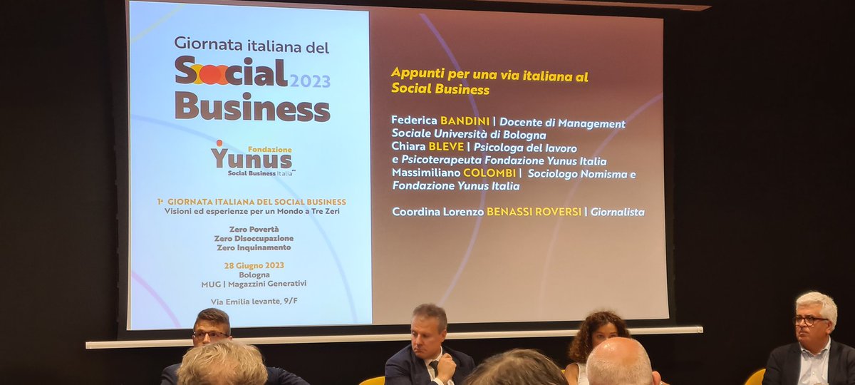 nicola_caprioli's tweet photo. A #Bologna prima giornata del #SocialBusiness organizzata dalla fondazione #Yunus.
Avanza la consapevolezza del ruolo fondamentale dell'#impresasociale nel rammendo del tessuto sociale dopo il disastro della globalizzazione.
È questa la strada.
#Sussidiarietà
#ReteBianca https://t.co/yyOrL36kXY