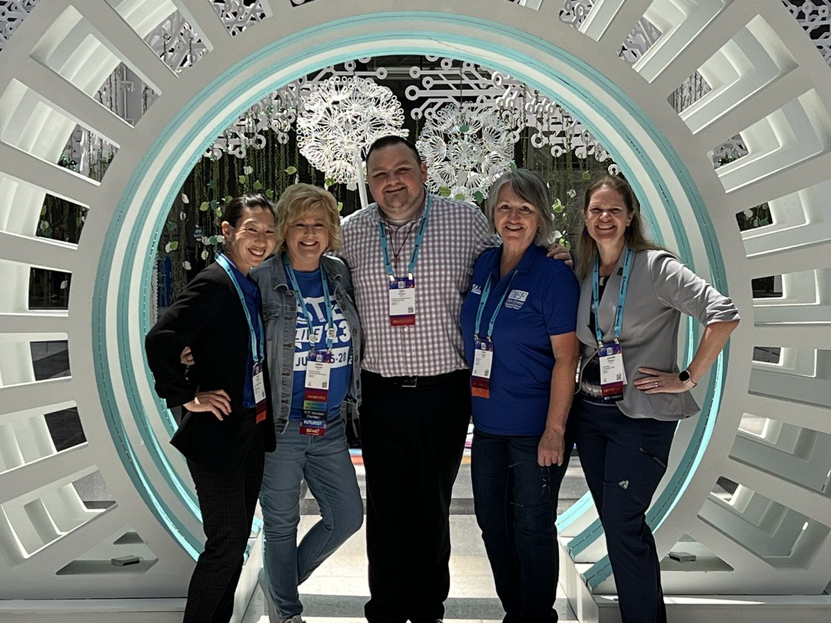 Absolutely loved getting to meet and hang with some of the  <a href="/AEF_Program/">AEF Program</a> #EinsteinFellows22 while here at
#ISTELive #ISTE2023 <a href="/LauraAkesson/">Laura Akesson</a> <a href="/VidaTrevino22/">Vida Treviño (she/her)</a> <a href="/TylerDufrene5/">Tyler Dufrene, M.Ed.</a> @jenchildressak