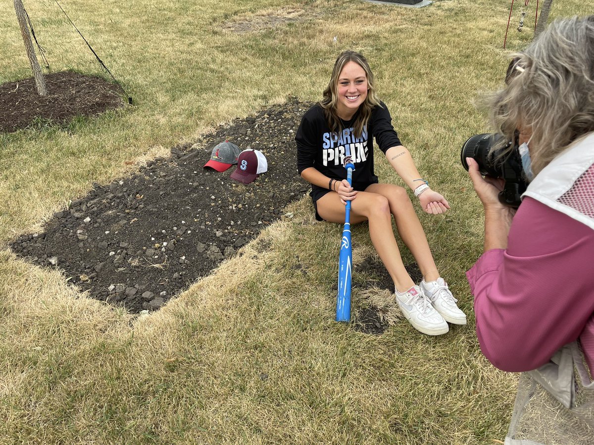 clikasNG's tweet photo. Shayne Immke always could look to her family at @SJOSoftball games. But one important member of that group, her maternal grandfather, passed away not long after Immke’s senior season ended. She shared with me his impact; read about it in this week’s @news_gazette Weekend Extra. https://t.co/TUpZeUOlVl