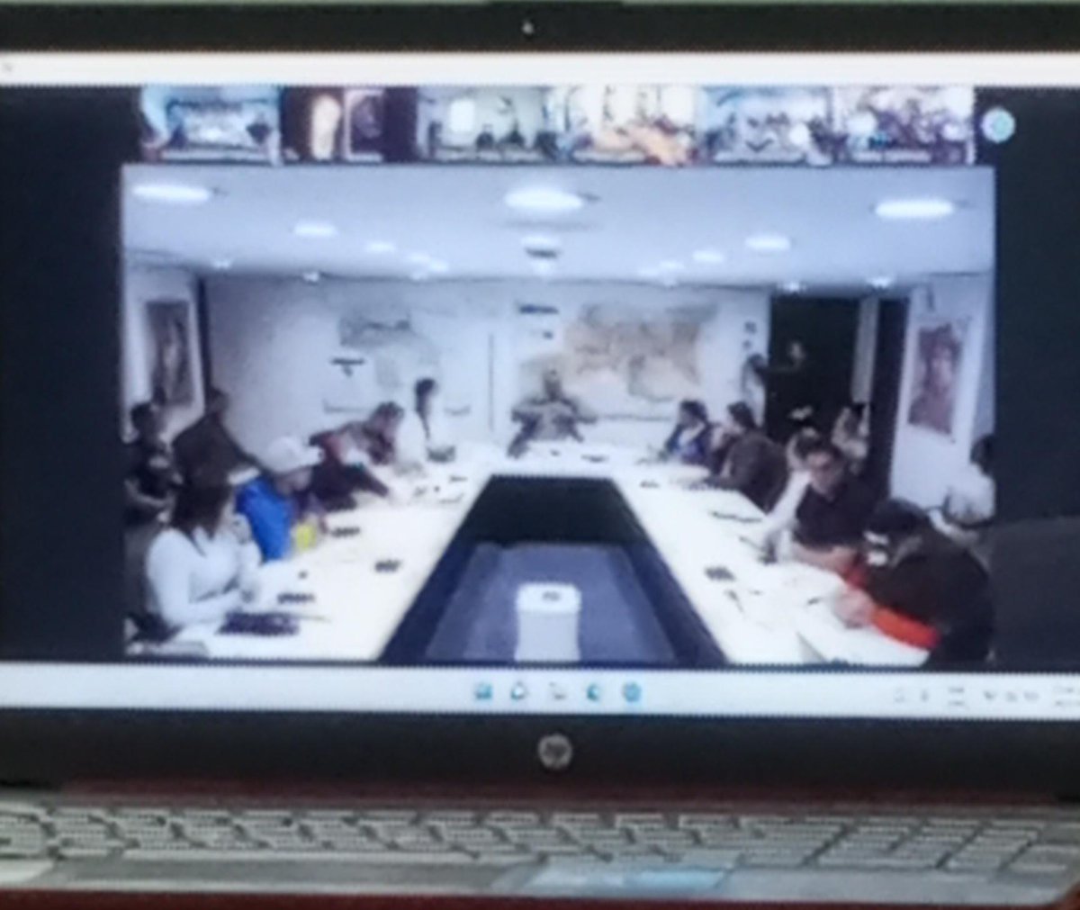 Para continuar garantizando el #PAE para las niñas, niños y jóvenes de la Patria nuestro Pdte. <a href="/pedrodiazg59/">Pedro Diaz</a>  ¡Presente! En  Videoconferencia del estado mayor de alimentación, realizada este #28Jun. <a href="/NicolasMaduro/">Nicolás Maduro</a> <a href="/_LaAvanzadora/">Yelitze Santaella</a>