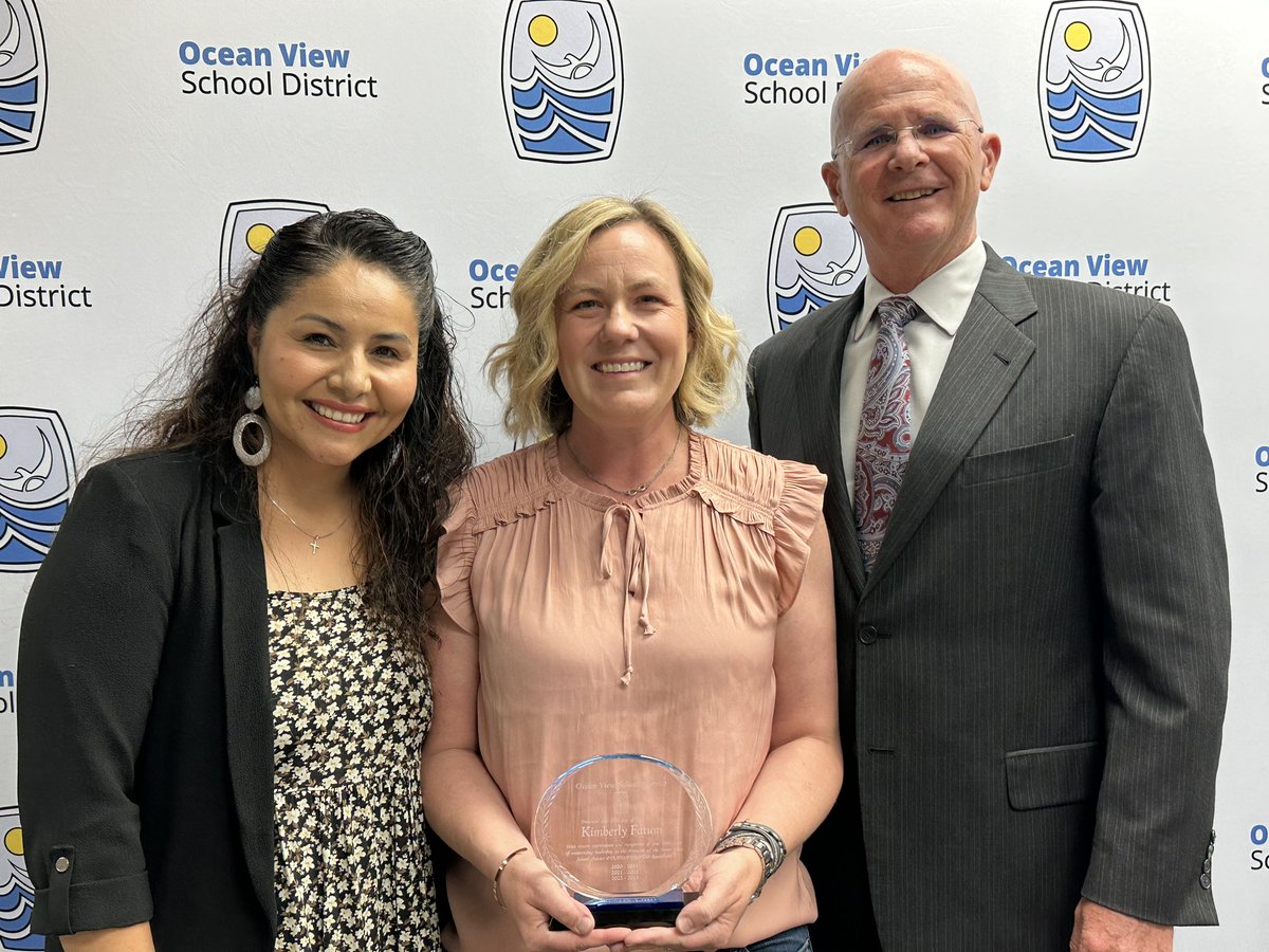 OVSDSupt's tweet image. Yesterday, the District expressed great appreciation to parent volunteer Kimberly Fatum for her 3 years of dedicated service as President of the PTA/PTO/PTSA/PTSO Roundtable! THANK YOU KIM! 

#OVSD #PresidentsRoundtable #Volunteers #Leadership #Commitment