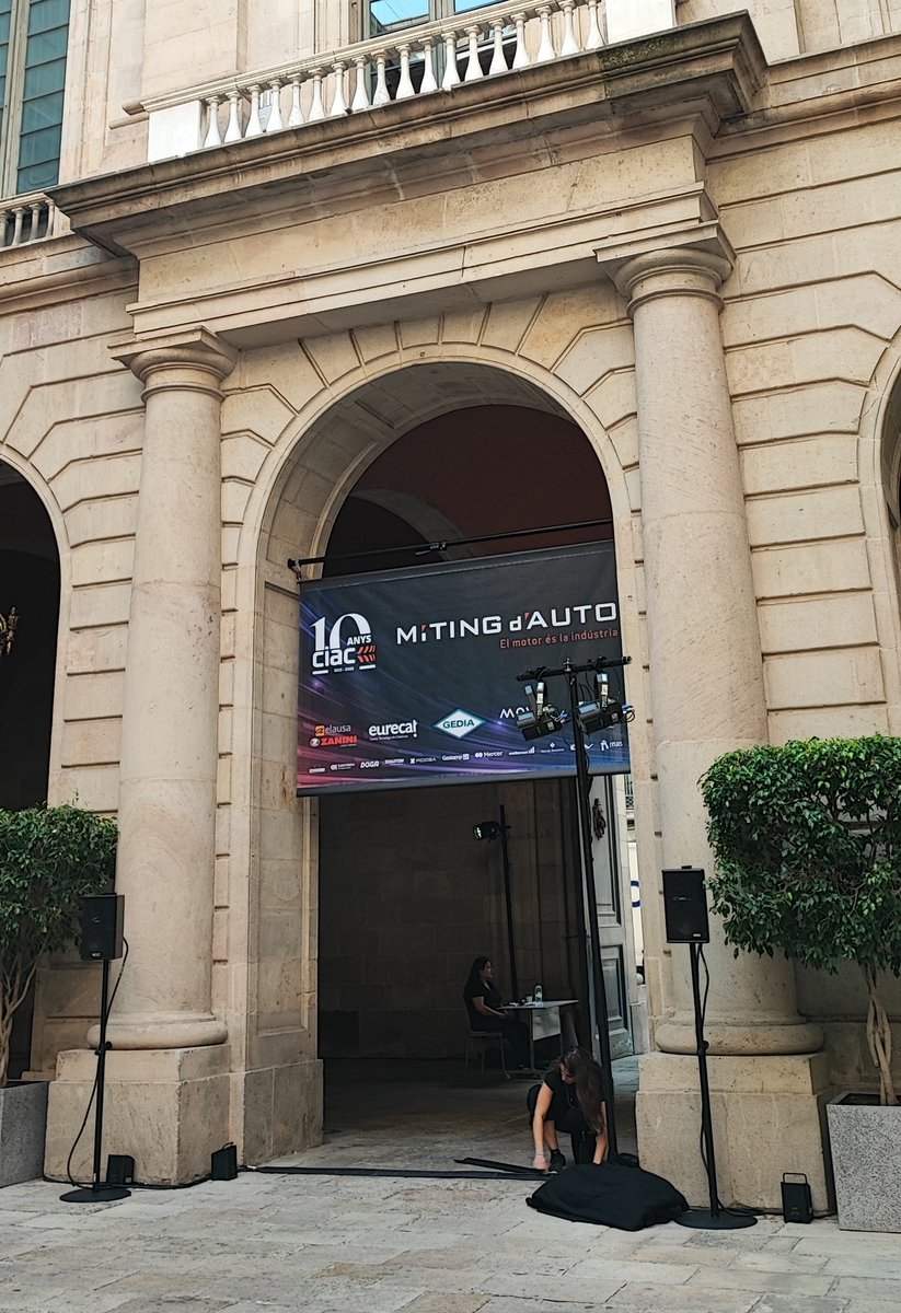 I per fi... comencem el #Mitingdauto23 💥 🙌!! 
És l'hora de viure una experiència inoblidable!! 😄 👥 #JuntsPerCréixer ✨