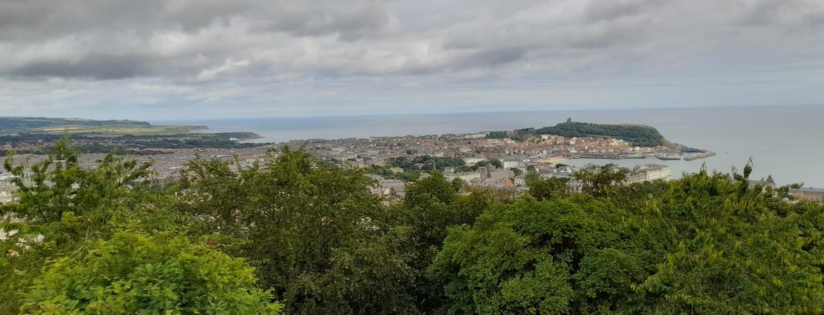 CranedaleCentre's tweet image. It&apos;s great to get up high to set the scene for a day of urban fieldwork. That&apos;s how we started our day in Scarborough with @LongsandsNews today. Where&apos;s your favourite urban viewpoint? #nationalfieldworkweek @The_GA @GeogChat #fieldwork