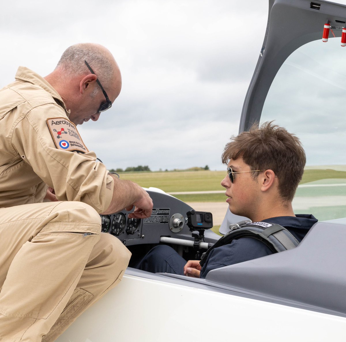 pilot_bradley's tweet photo. Well it’s a very sad day in the aviation industry as the @thebladesteam stop operating. I was lucky enough to be flying with them on there last day! 
I’ve enjoyed many displays from the blades in the past and airshows won’t be the same without you. 

@MikeLingPilot 
1/2 https://t.co/Jtz9bJY1O6