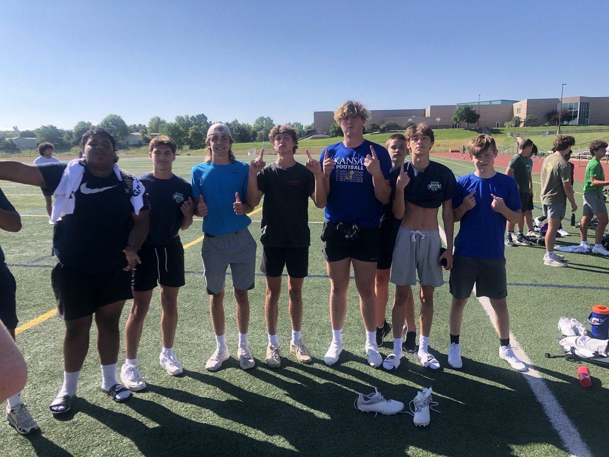 SquadThe25952's tweet photo. The 💣 squad went crazy in the weight room as usual and took 1st place in the plate relay💪 #nolosses @CoachCarnes https://t.co/jPXFZdcckp