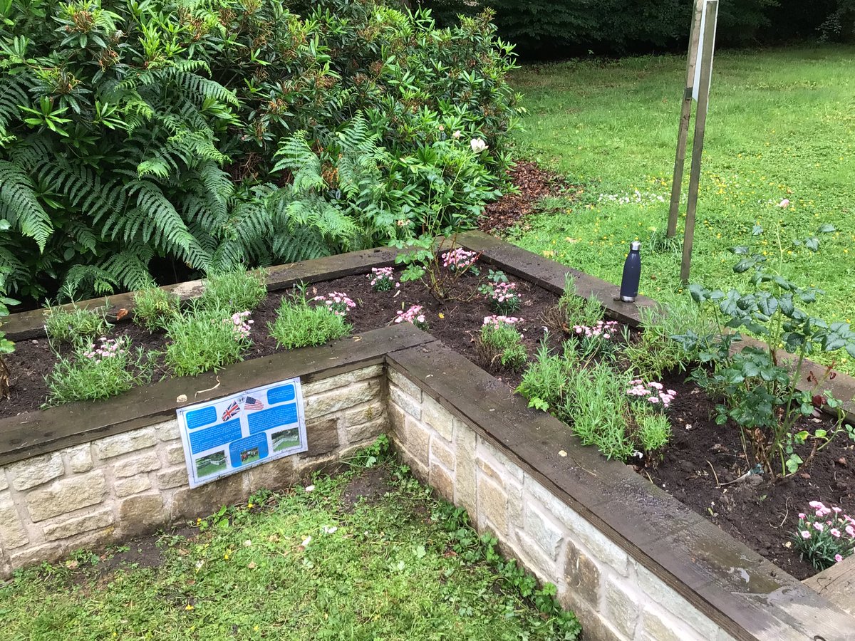 MrCStJames's tweet photo. We managed to plant and tidy the English side of the #MylesStandish garden in @GolfDuxbury today @StJamesYear6 #gardeningclun @mayflower400uk @StJamesChorley https://t.co/vDM3eVau4i