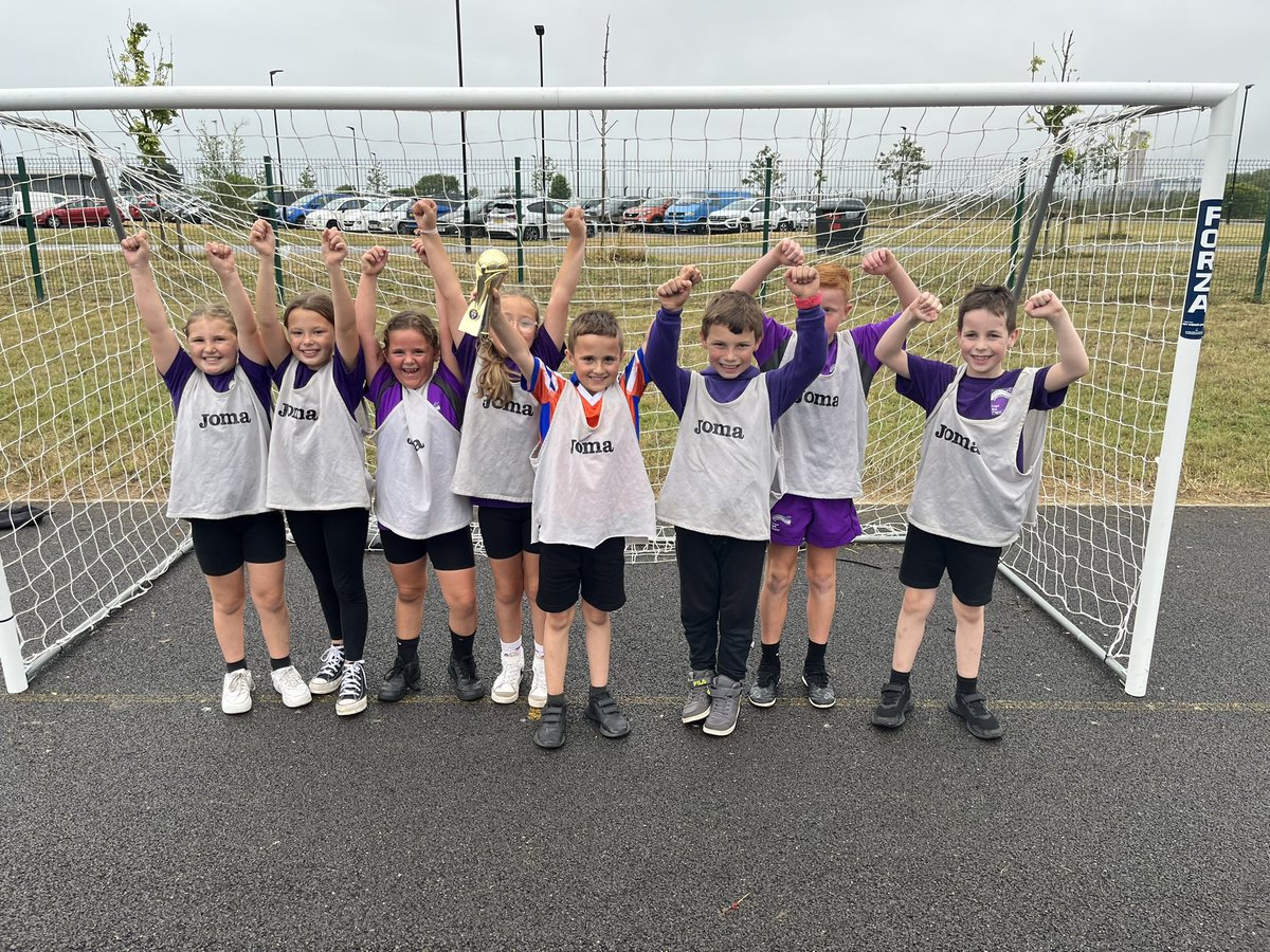 YBB_Y3's tweet photo. After an action packed day of football fun, our year 3 &amp; 4 Champions Cup winners were - Swansea City ⚪️⚫️⚪️⚫️ 🦢. Thank you so much for a great day @GoalgettersSS and @MiniBallersPT #WOW #WeekOfWellness @YBB_LowerSchool https://t.co/Z1A5gOuOUk
