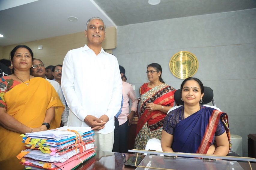 Minister T. Harish Rao launches TS Medical Council website, simplifying doctor registrations. #DigitalHealthcare
Inaugurates renovated CHFW office, bolstering healthcare administration. #HealthcareInfrastructure
Committed to advancing Telangana's healthcare system!