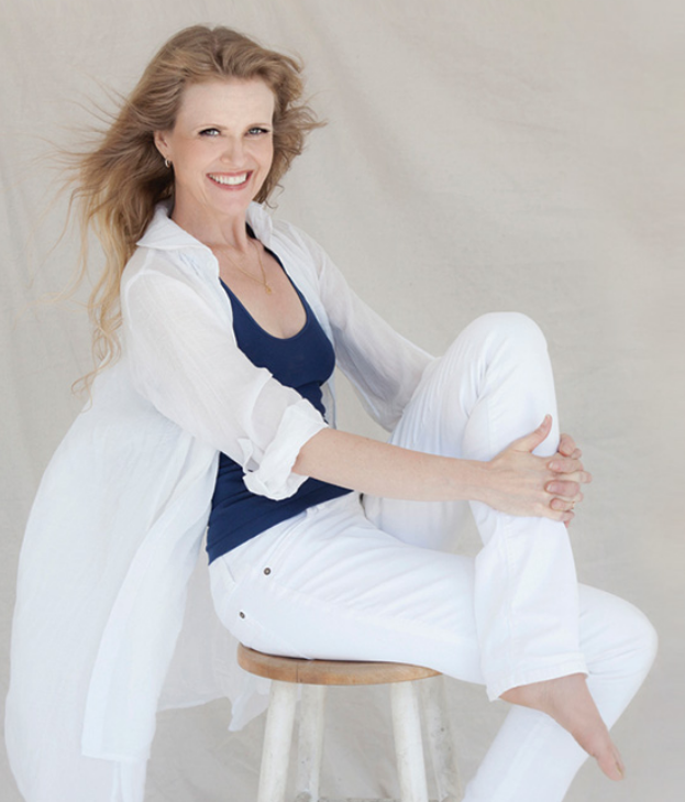 JazzRadioNow's tweet photo. Happy 60th Birthday Tierney Sutton! The American #jazz singer was born on June 28, 1963.

Catch #TierneySutton’s lovely jazz songs on our #ModernVocalJazz channel:
https://t.co/UEzlm8JTrI

•

Photo: https://t.co/vRKSBuIxRE
#HappyBirthday #BornOnThisDay #VocalJazz  #JazzSingers https://t.co/iibjIJn49l