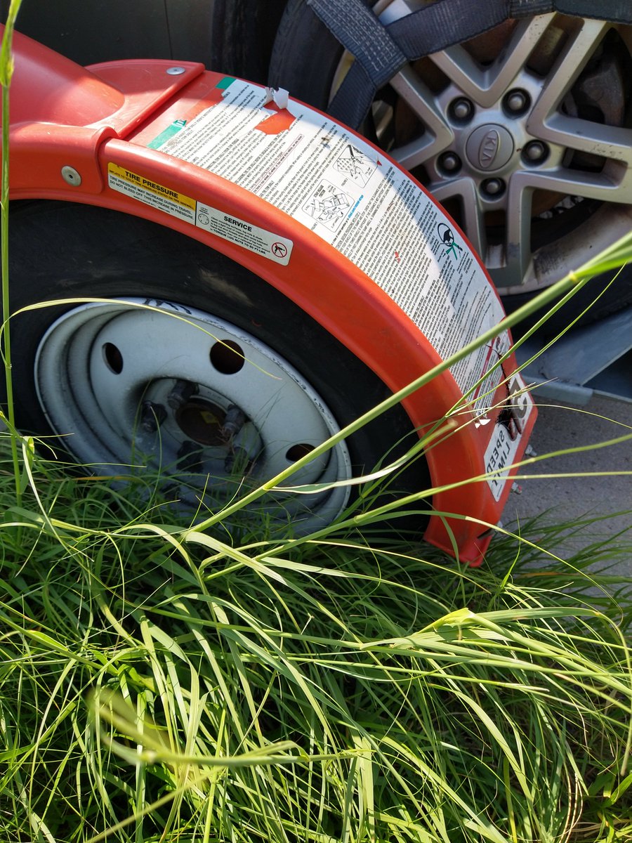 ironrodder's tweet photo. Drat...A few miles past the border in Colorado on I-76, and I shredded the car dolly tire. ๐ญ ~1800 miles down, only another 650 miles to go!
Now I'm stuck. The car seems undamaged ๐ค. Glad I got that extra insurance coverage though...๐ช๐
#TravelTroubles #WelcomeToColorado https://t.co/Q6Kz2lcSro
