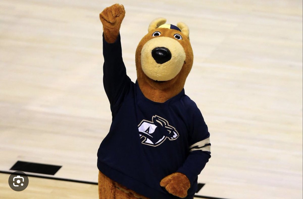 JadenSmith323's tweet photo. After a great talk with HC John Groce, I am blessed to receive another Division 1 offer from the University of Akron ! #gozips💛💙 https://t.co/O2ILw4bH4L