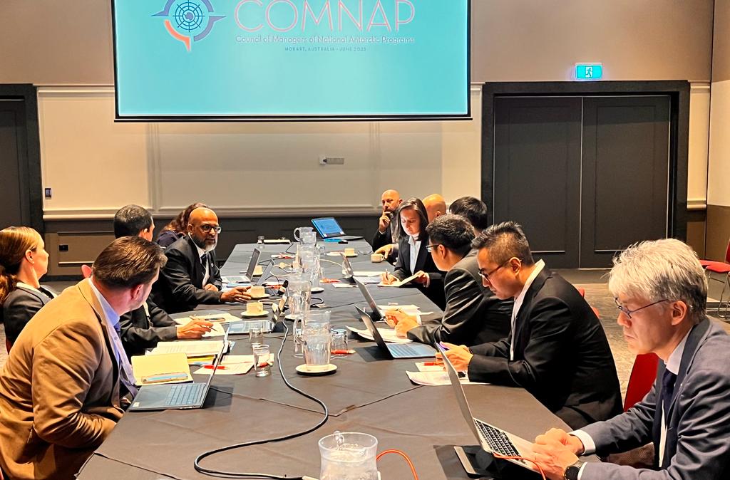 ncaor_goa's tweet photo. Larsemann Hills Management Group (LHMG) breakout meeting was convened by Dr Shailendra Saini @Comnap1 AGM. #Australia, #China, #India and #Russia are the members of LHMG and collaborator for preserving the unique LH region protected by ASMA and ASPA.
@moesgoi @Ravi_MoES https://t.co/AFftLMZXnt
