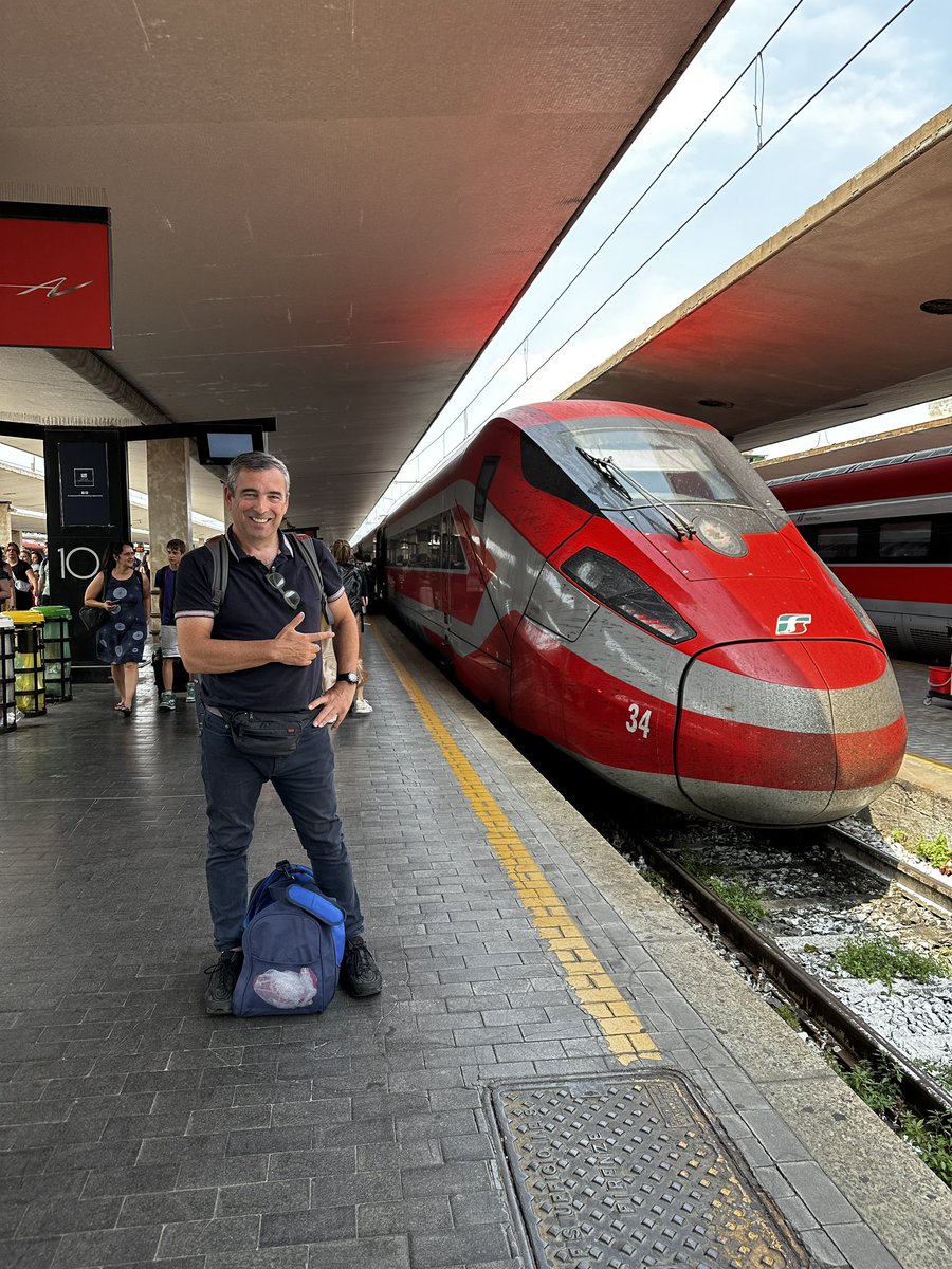 Big Italian train vibes…. 250 kph on the Frecciarossa from Rome to Florence, shes some wagon, and of course she’s red 🇮🇹🚝