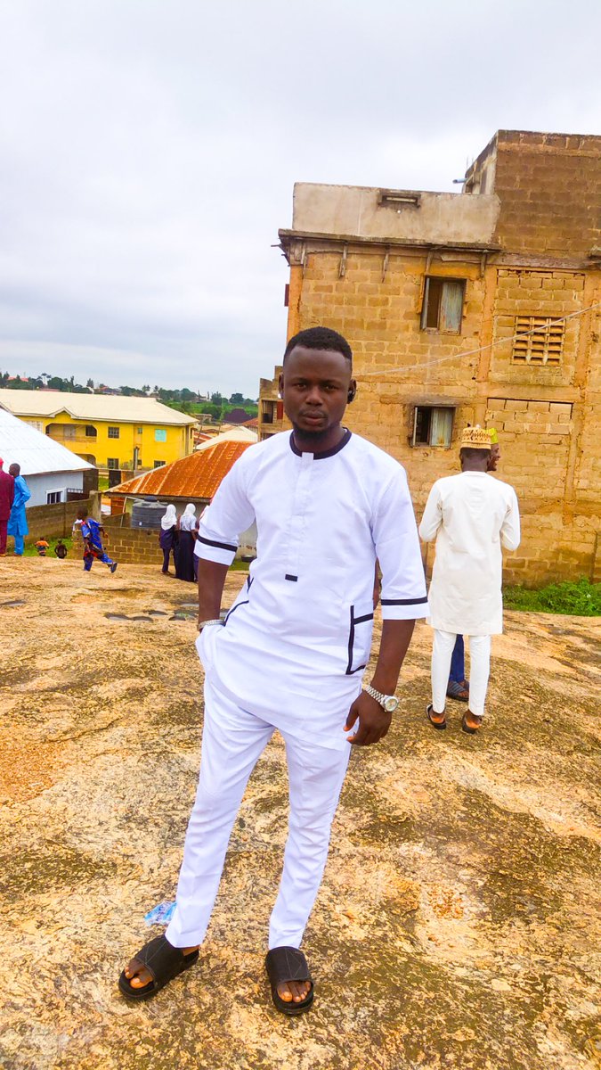 Lock_e_Shot's tweet photo. Eid Mubarak 🌙 https://t.co/0JJeTeY7fc