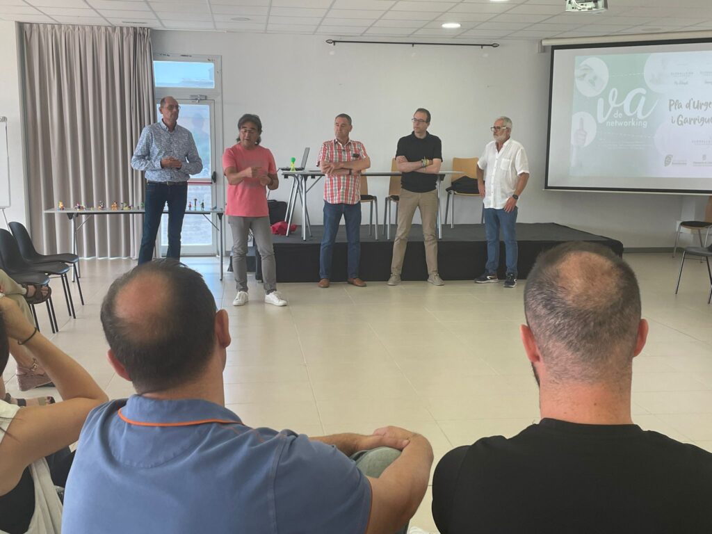 El cicle ‘Va de Networking’ arriba al Pla d’Urgell i les Garrigues. El CEI Les Borges Blanques ha acollit la jornada bicomarcal que inclou aquest cicle, en què han participat una vintena d’emprenedors i empresaris
#laforçadelsmunicipis
ℹ️👉t.ly/OGLS