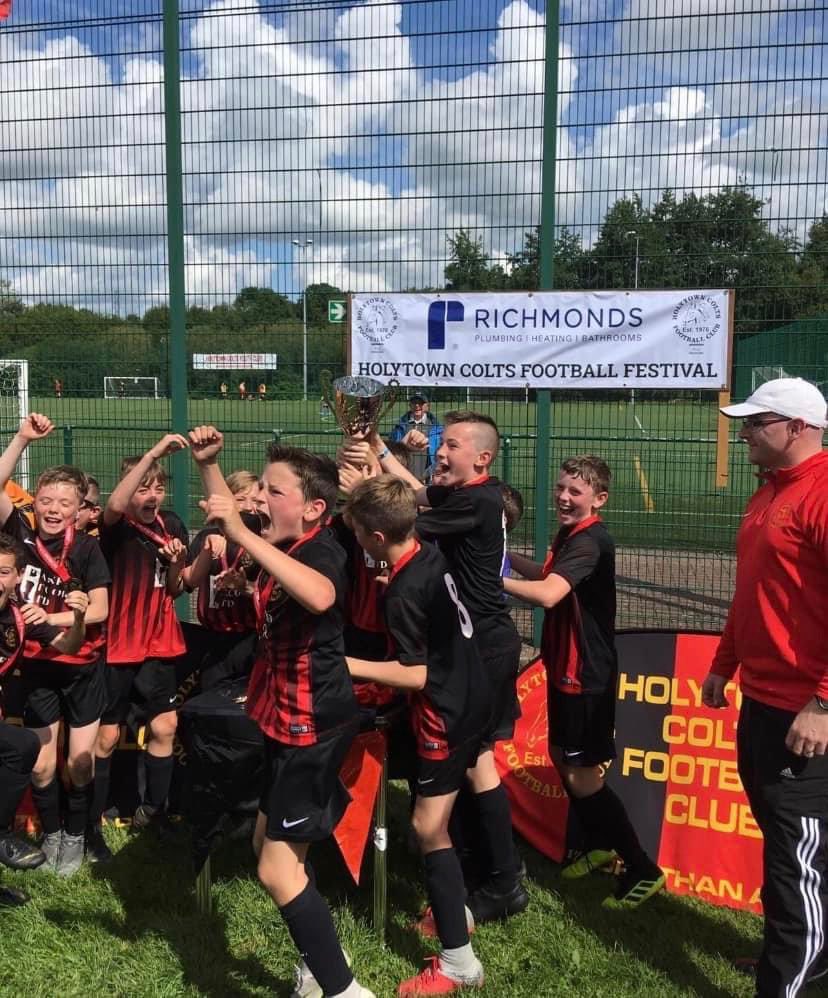 Today one of lives genuine good guys was laid to rest such a beautiful service and a true reflection on how much of an impact you played on folks lives.your have left us with so many memories to cherish.You will be sadly missed,  RIP Tom Heffernan. ❤️🖤💔💔 <a href="/HeffieJr/">Heffie</a>