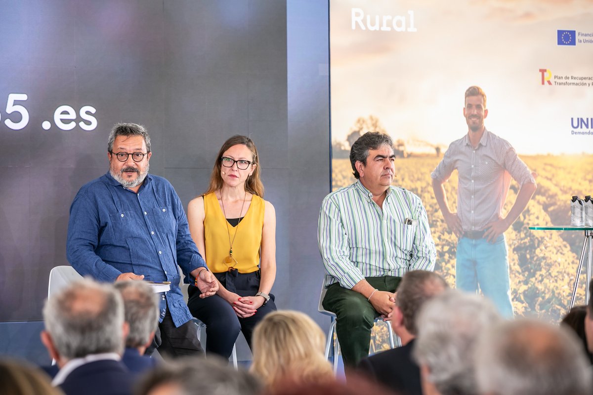 Día histórico. Se acabó la brecha digital en España!
Hoy <a href="/Hispasat/">Hispasat</a>  lanza  'Conéctate 35' servicio universal y asequible de internet de banda ancha en cualquier punto del territorio español conectate35.es
lnkd.in/dkVa4F4E
#amanecerrural #primaverarural