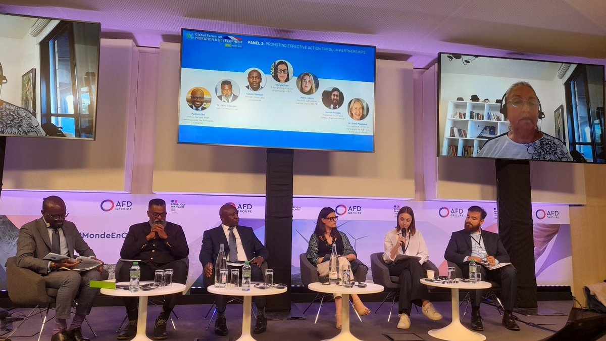 🧵 <a href="/MLobjoy/">Marie Lobjoy</a> (@caritasfrance) calls for: 

1️⃣ Further integration of data &amp; local knowledge in partnerships with the private sector. This is crucial for ensuring migrant workers vulnerable to climate–driven mobility retain their rights outside of employment contracts. 

More ⬇️