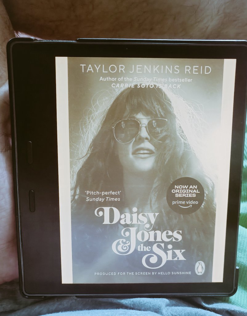 Por fin voy a empezar el libro de #DaisyJonesAndTheSix 🫶🤲