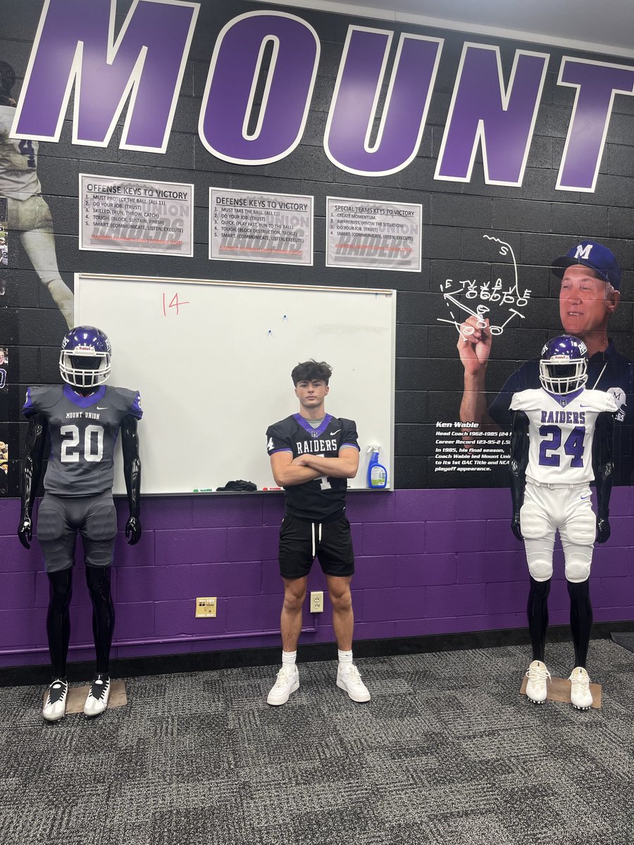 SammyAgnello's tweet photo. After a great visit with ⁦@Coach_allendl⁩ I am blessed to receive the opportunity to play at ⁦Mount Union!!⁦@MountUnionFB⁩ ⁦⁩⁦@IkeVEagles1⁩⁦@TheD_Zone⁩ https://t.co/EpRFDTTA5F