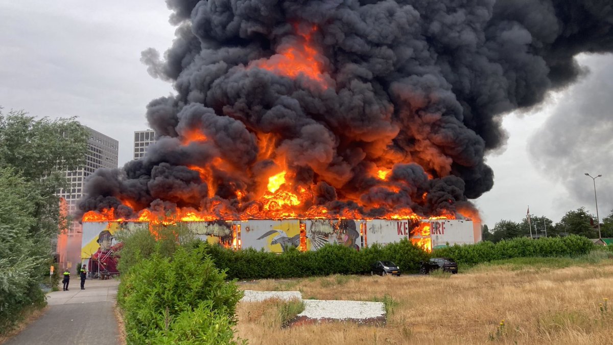 jonty's tweet photo. Last night the building housing @pixelbar010 hackspace in Rotterdam was completely destroyed by fire. They've lost everything.

If you can afford to spare some cash to help them rebuild: https://t.co/bkLSEa5hyz https://t.co/VgPbTJIrt2