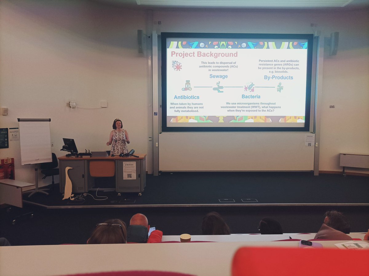 Had such a good time today at <a href="/BiologyatYork/">Biology at York</a>’s Research Away Day 2023, presenting my PhD work (supervised by <a href="/JBrettSallach/">J. Brett Sallach</a> and <a href="/insanity_one/">James Chong</a>), loved doing the turbo-talk as an advert for the poster, and huge thank you to <a href="/BridgeKatherine/">Katherine Bridge, PhD</a> for the mid-talk photo!🧬🌱 #RAD2023