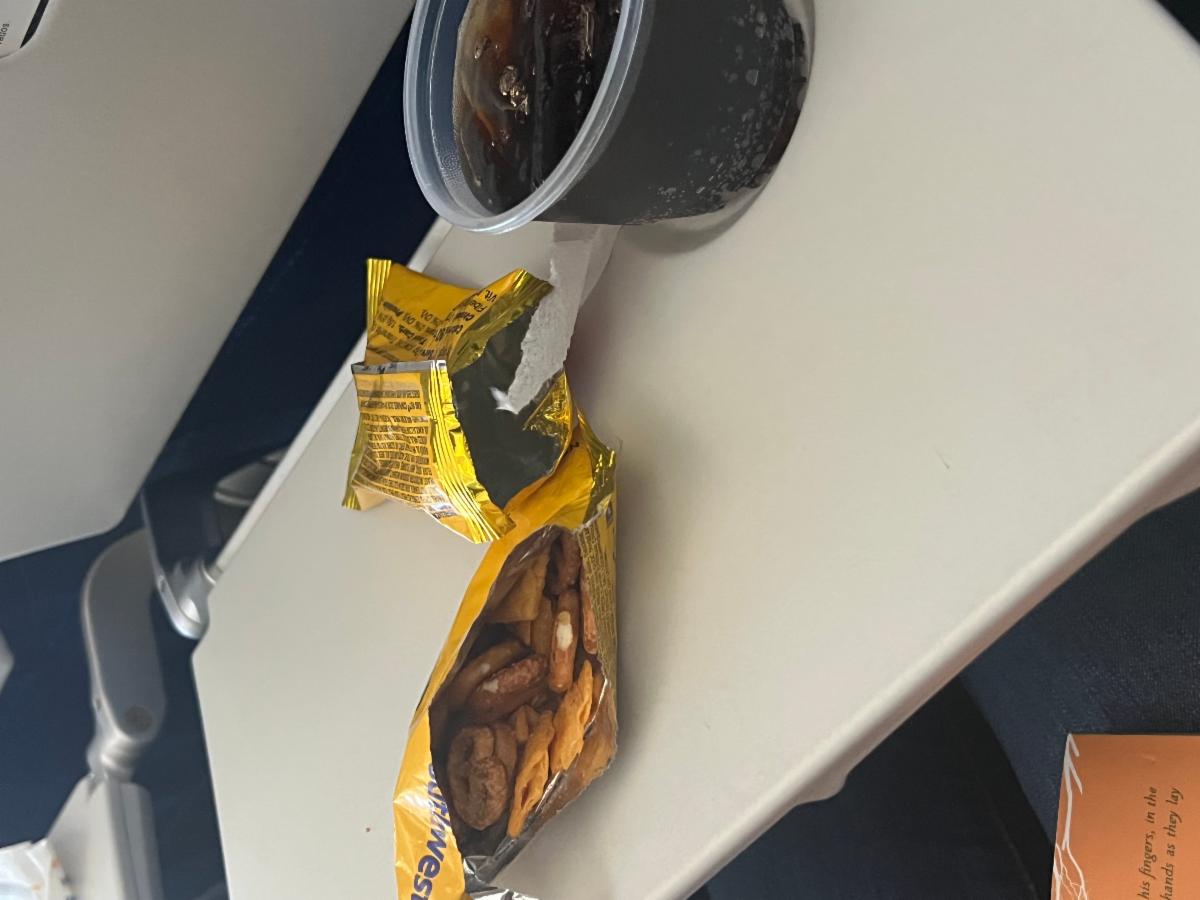 gosummitquest's tweet photo. Airline snack mystery - please tell us the correct way to open snacks? like for opening from the end. comment for opening from the side. https://t.co/CRe7LCVJin