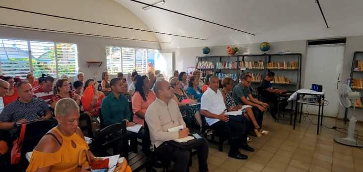 yarobyalvarez's tweet photo. Con la confianza de que un curso mejor es posible, se clausura el Seminario de Preparación para el próximo curso escolar en el municipio de #Artemisa   @CubaMined @Eugeniocubano @GladysArtemisa @CeliaGretel @barreto_nt @RicardoArtemisa https://t.co/eWnSlW3F5p